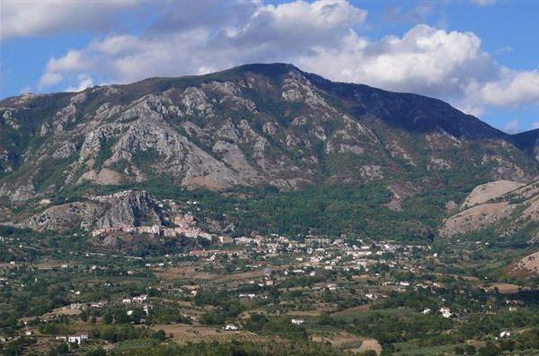 Panorama di Colliano con il Monte Marzano