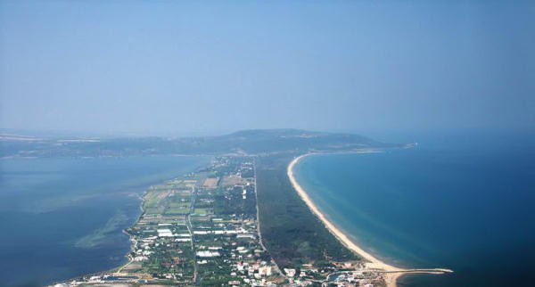 Istmo che separa il lago di Varano dall'Adriatico